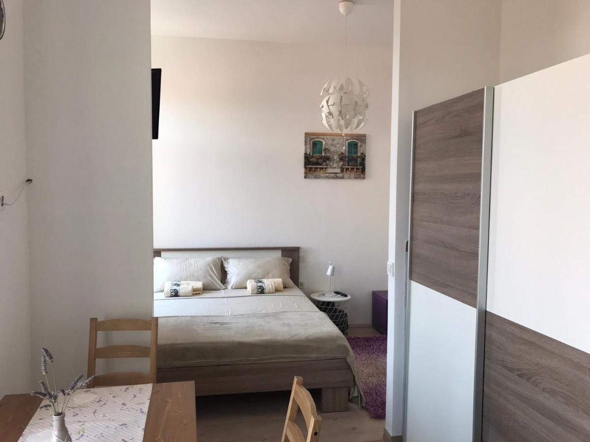 Studio Apartmani Paola غييكا المظهر الخارجي الصورة